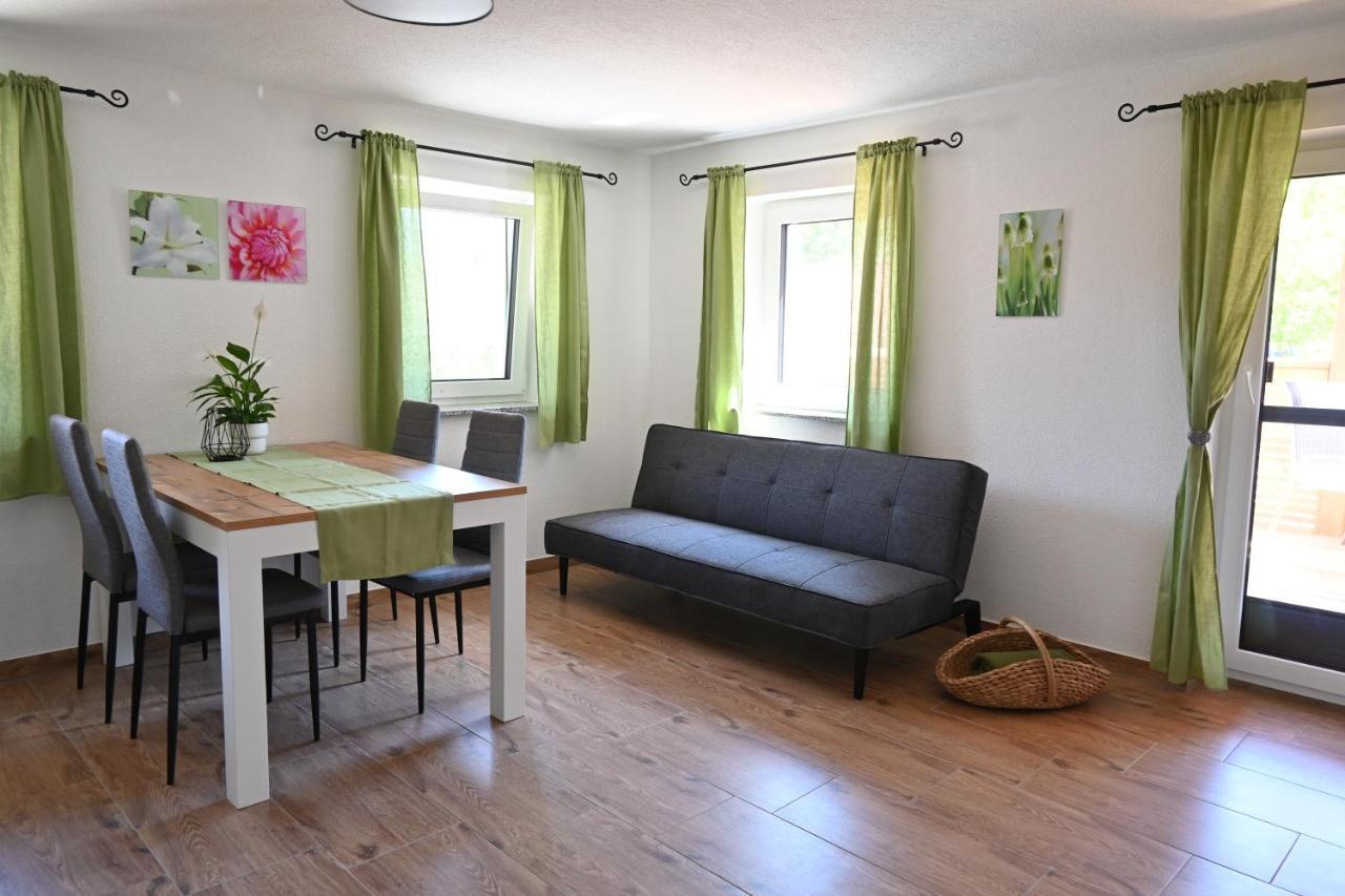 Biohof Auinger, Der Tiererlebnishof Apartment Aurach am Hongar Luaran gambar