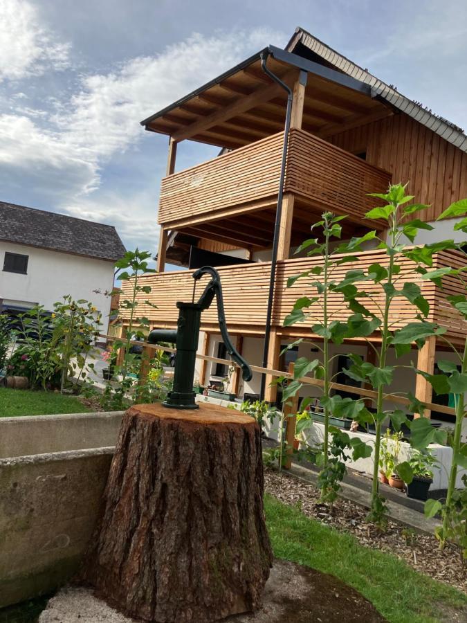 Biohof Auinger, Der Tiererlebnishof Apartment Aurach am Hongar Luaran gambar